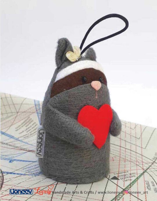 وزنه عروسکی طرح راکن پارچه‌ای