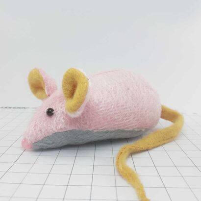 موش عروسکی اسباببازی گربه زنگولهدار پارچهای